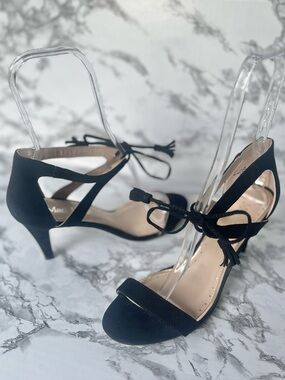 Madeline Stuart Mia Black Strappy Suede Open Toe Tassel Tie Sandals 9